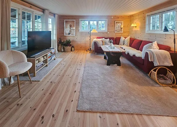 3 Bedroom Cozy In Passebekk Feriehus Omholt