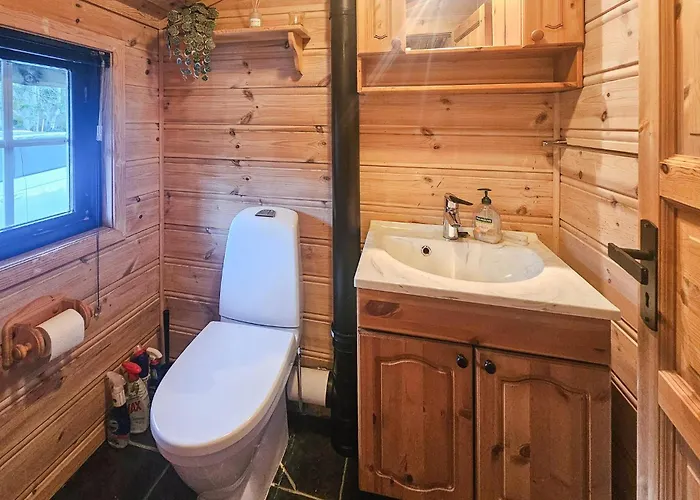3 Bedroom Cozy In Passebekk Feriehus