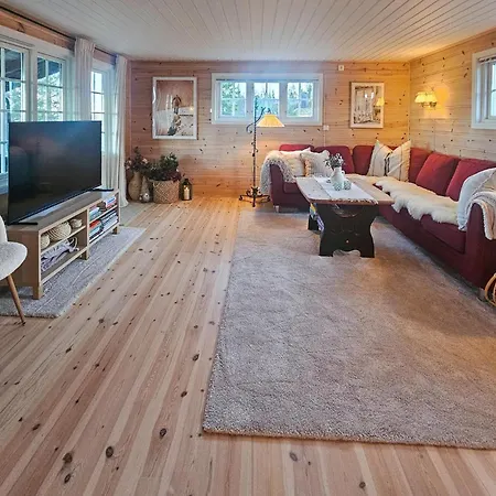 3 Bedroom Cozy Home In Passebekk Semesterbostad Omholt